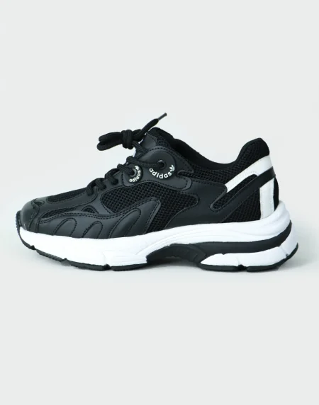 کتونی adidas - نمای دوم
